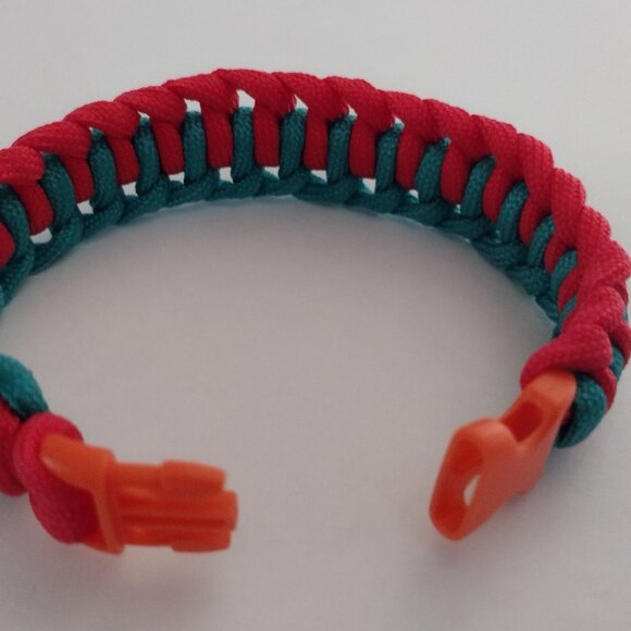 Handmade Paracord bracelet buckles. in combination with two colors blue and red - Picture 12 of 13